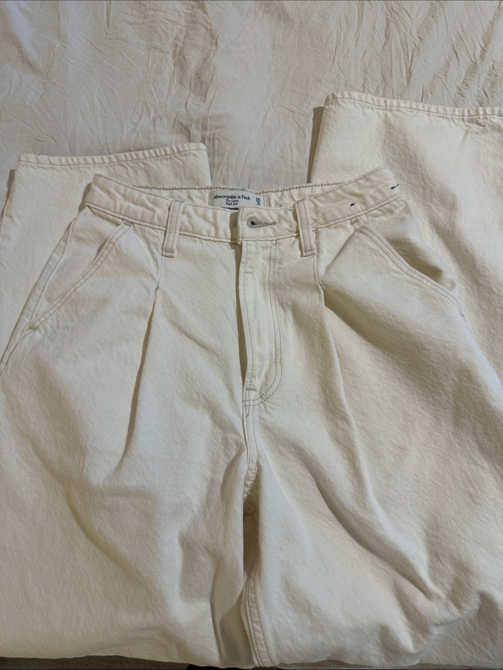 Abercrombie & Fitch Off-White Pleated Front Jeans